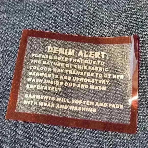 NWT Boohoo Women's Burney Bardot Shoulder Denim Playsuit Romper - Picture 9 of 14